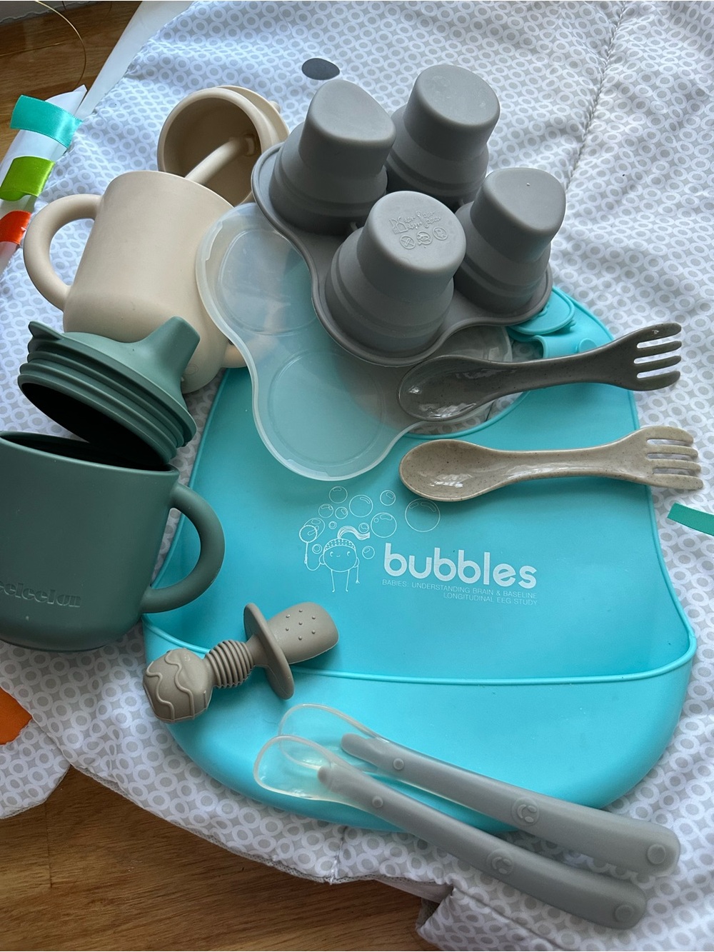 Silicone Baby Bib in Teal - Bubbles Brand